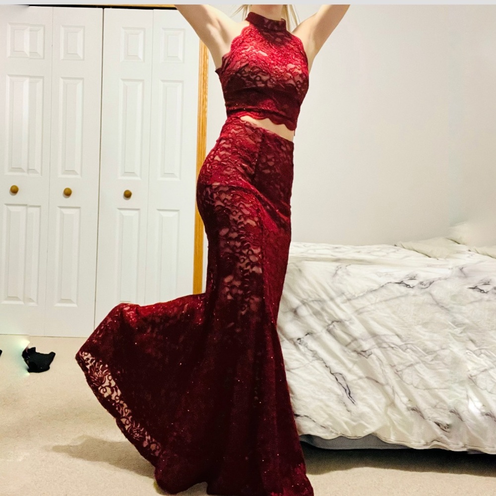 This is my prom dress , it’s from Dillards, size 2, MAROON